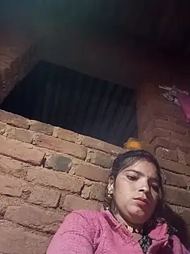 Snapshot of M-MAYA chatting on 12/17/25, 05:30 M-MAYA online show from 12/17/25, 05:30