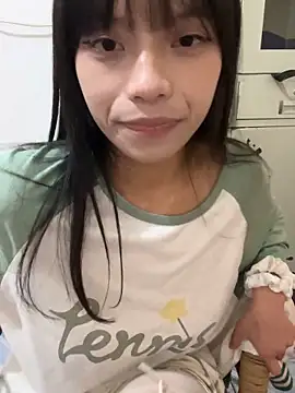 Snapshot of wanwan0418 chatting on 10/21/25, 01:56 wanwan0418 online show from 10/21/25, 01:56