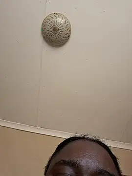 Snapshot of THASHATEEE chatting on 10/26/25, 11:27 THASHATEEE online show from 10/26/25, 11:27