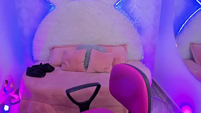 Snapshot of valentina_clk chatting on 11/07/25, 01:11 valentina clk online show from 11/07/25, 01:11