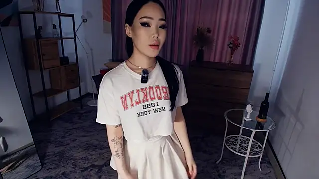 PeonyyKittyy online show from 10/24/25, 08:00