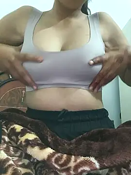 anaya00 online show from 10/26/25, 01:33