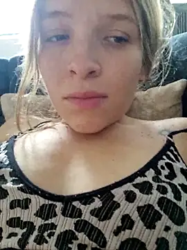 bambiluly online show from 11/11/25, 08:09