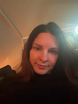 Snapshot of kinkysarahx chatting on 04/04/26, 06:38 kinkysarahx online show from 04/04/26, 06:38