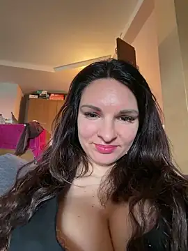 Snapshot of kinkysarahx chatting on 04/12/26, 11:15 kinkysarahx online show from 04/12/26, 11:15