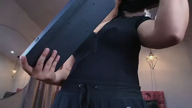 ivy bonnie online show from 11/21/25, 12:15