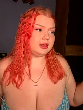 Snapshot of WinxEnchanted chatting on 10/28/25, 04:09 WinxEnchanted online show from 10/28/25, 04:09