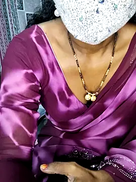 Snapshot of sarika-telugu chatting on 10/28/25, 03:43 sarika-telugu online show from 10/28/25, 03:43