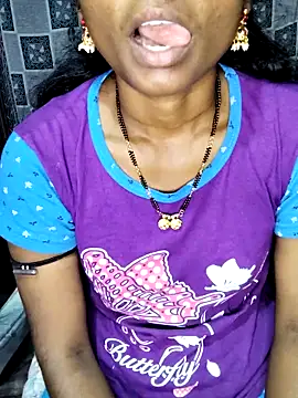 Snapshot of sarika-telugu chatting on 11/01/25, 04:53 sarika-telugu online show from 11/01/25, 04:53
