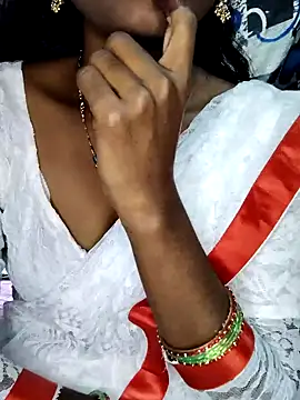 Snapshot of sarika-telugu chatting on 11/09/25, 03:38 sarika-telugu online show from 11/09/25, 03:38