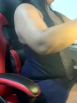 Snapshot of NatashaAzura chatting on 10/29/25, 08:43 NatashaAzura online show from 10/29/25, 08:43