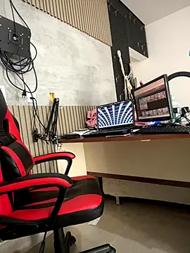 Snapshot of NatashaAzura chatting on 11/15/25, 02:02 NatashaAzura online show from 11/15/25, 02:02