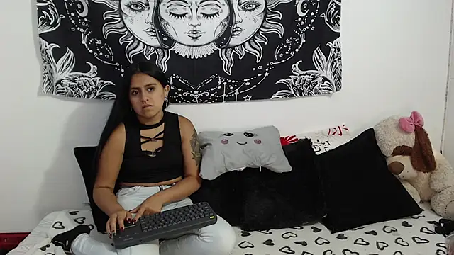 emily n abby online show from 11/03/25, 12:28