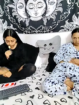 emily n abby online show from 05/19/26, 01:39