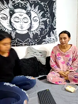 emily n abby online show from 07/02/26, 02:01