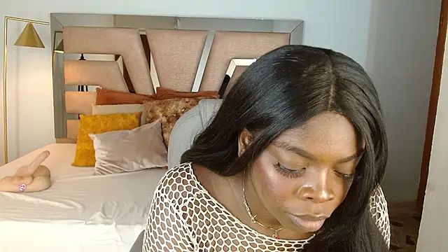 Snapshot of Maiacharris_ chatting on 11/07/25, 07:36 Maiacharris online show from 11/07/25, 07:36