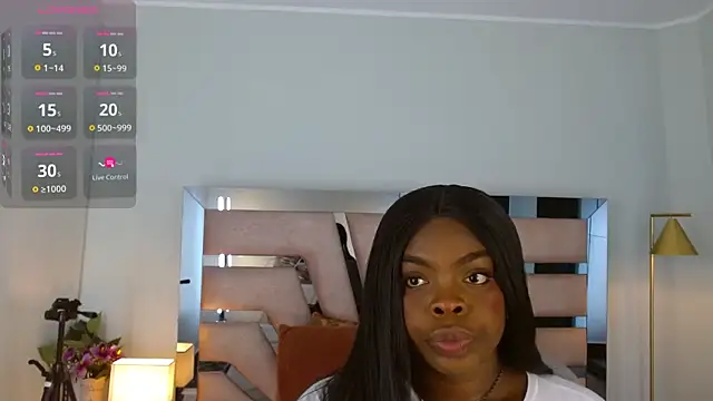 Snapshot of Maiacharris_ chatting on 11/28/25, 07:38 Maiacharris online show from 11/28/25, 07:38