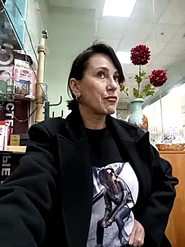 Luna 7777 online show from 11/13/25, 10:47