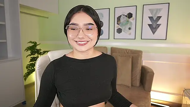 Snapshot of EmilyTurneer chatting on 11/21/25, 07:12 EmilyTurneer online show from 11/21/25, 07:12