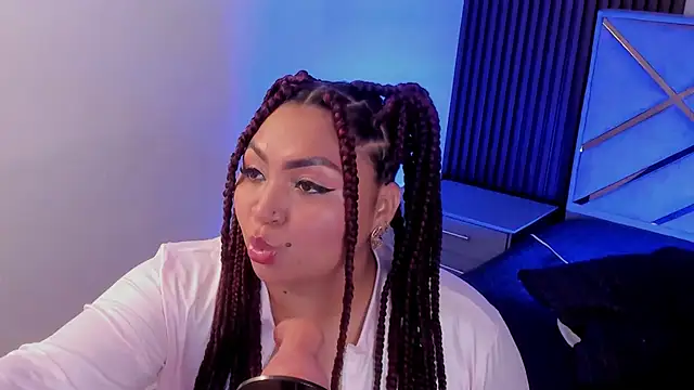 Halleyrosse online show from 11/21/25, 04:00