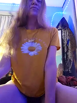 Snapshot of embershines chatting on 10/27/25, 11:58 embershines online show from 10/27/25, 11:58