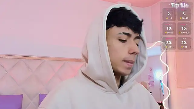 AZIEL TAY online show from 10/28/25, 11:36