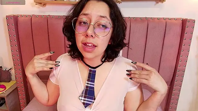 Snapshot of Milie_yue chatting on 10/25/25, 02:08 Milie yue online show from 10/25/25, 02:08