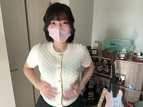 Snapshot of pinkudayo_girl chatting on 03/14/26, 01:55 pinkudayo girl online show from 03/14/26, 01:55