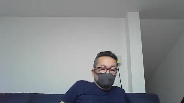 Snapshot of chinchinburabura chatting on 10/26/25, 12:05 chinchinburabura online show from 10/26/25, 12:05