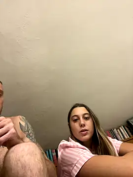 Snapshot of sputafuoco14 chatting on 10/31/25, 04:57 sputafuoco14 online show from 10/31/25, 04:57