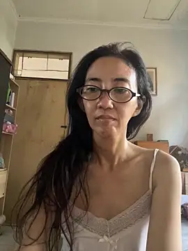 Snapshot of princessD077 chatting on 10/26/25, 06:41 princessD077 online show from 10/26/25, 06:41