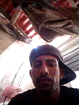 Snapshot of Orlao25cm chatting on 10/20/25, 08:20 Orlao25cm online show from 10/20/25, 08:20