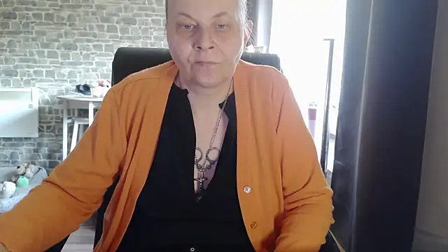 Diamond Bite online show from 10/22/25, 08:25