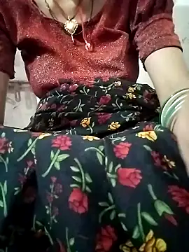 OliveGreen22 online show from 10/30/25, 09:11