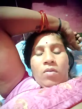 OliveGreen22 online show from 11/02/25, 08:55