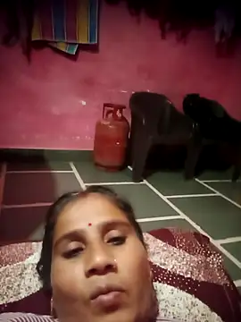 OliveGreen22 online show from 11/11/25, 04:40