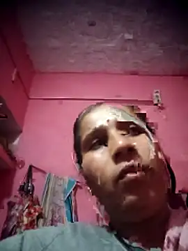 OliveGreen22 online show from 11/19/25, 01:05