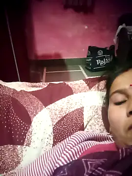 OliveGreen22 online show from 11/24/25, 12:32