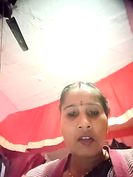 OliveGreen22 online show from 11/26/25, 05:19