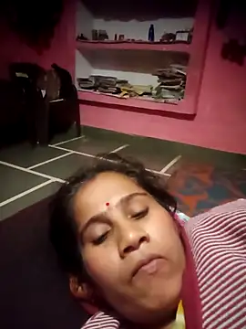 OliveGreen22 online show from 12/21/25, 05:42