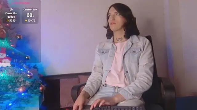 Snapshot of Scarlett_crastrawberry chatting on 11/20/25, 09:36 Scarlett crastrawberry online show from 11/20/25, 09:36