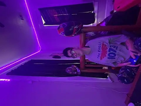 faithorsini8 online show from 10/19/25, 05:13