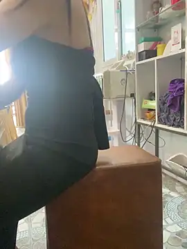 Snapshot of Phale2x chatting on 11/26/25, 02:12 Phale2x online show from 11/26/25, 02:12