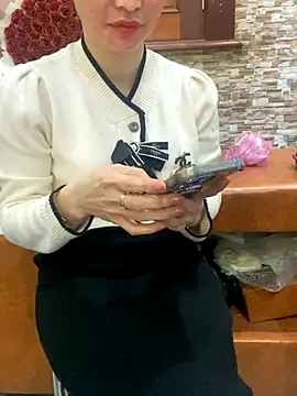 Snapshot of Phale2x chatting on 12/15/25, 08:07 Phale2x online show from 12/15/25, 08:07