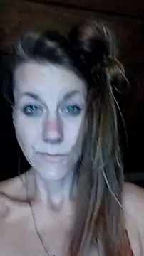 Snapshot of faithfulchic chatting on 10/20/25, 10:21 faithfulchic online show from 10/20/25, 10:21