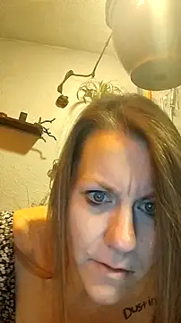 Snapshot of faithfulchic chatting on 10/25/25, 05:37 faithfulchic online show from 10/25/25, 05:37