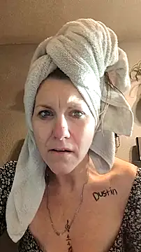 Snapshot of faithfulchic chatting on 10/27/25, 12:26 faithfulchic online show from 10/27/25, 12:26