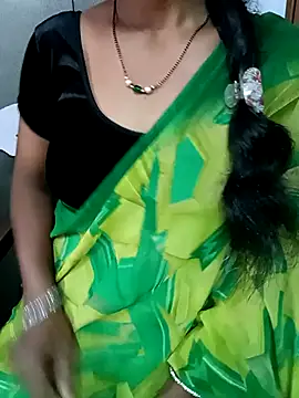 Snapshot of Sravya__ chatting on 10/31/25, 05:30 Sravya online show from 10/31/25, 05:30