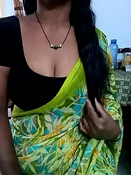 Snapshot of Sravya__ chatting on 11/08/25, 06:57 Sravya online show from 11/08/25, 06:57