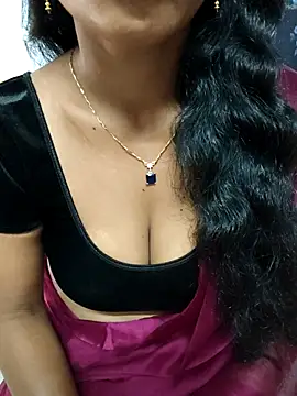 Snapshot of Sravya__ chatting on 11/21/25, 06:01 Sravya online show from 11/21/25, 06:01